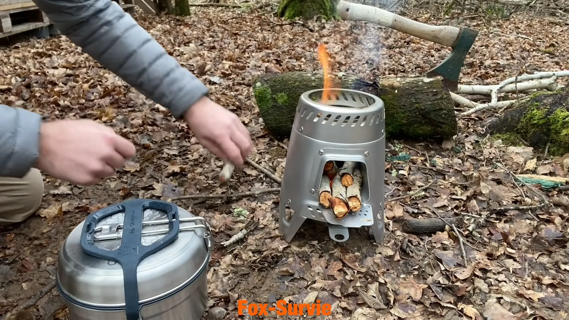 réchaud à bois Décathlon woodstove pour faire du feu en bushcraft
